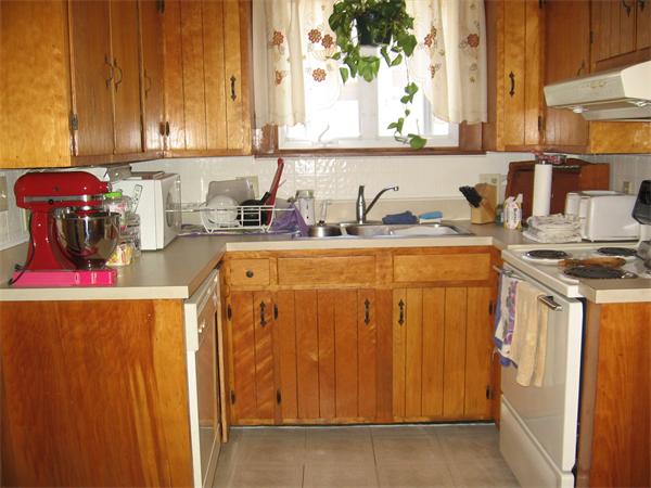 333 Tiffany Street Springfield, MA 01108 - Photo 3 of 18 Gallery Image 3
