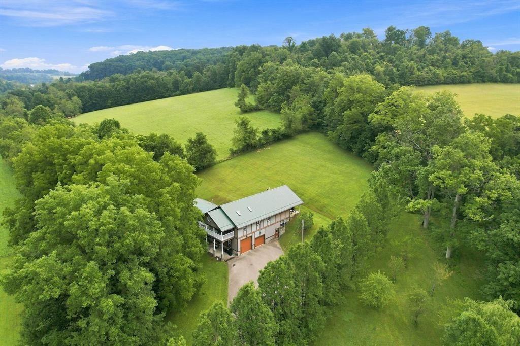 28 Dutch Glory Road Amity, PA 15311 - Photo 1 of 42 Gallery Image 1