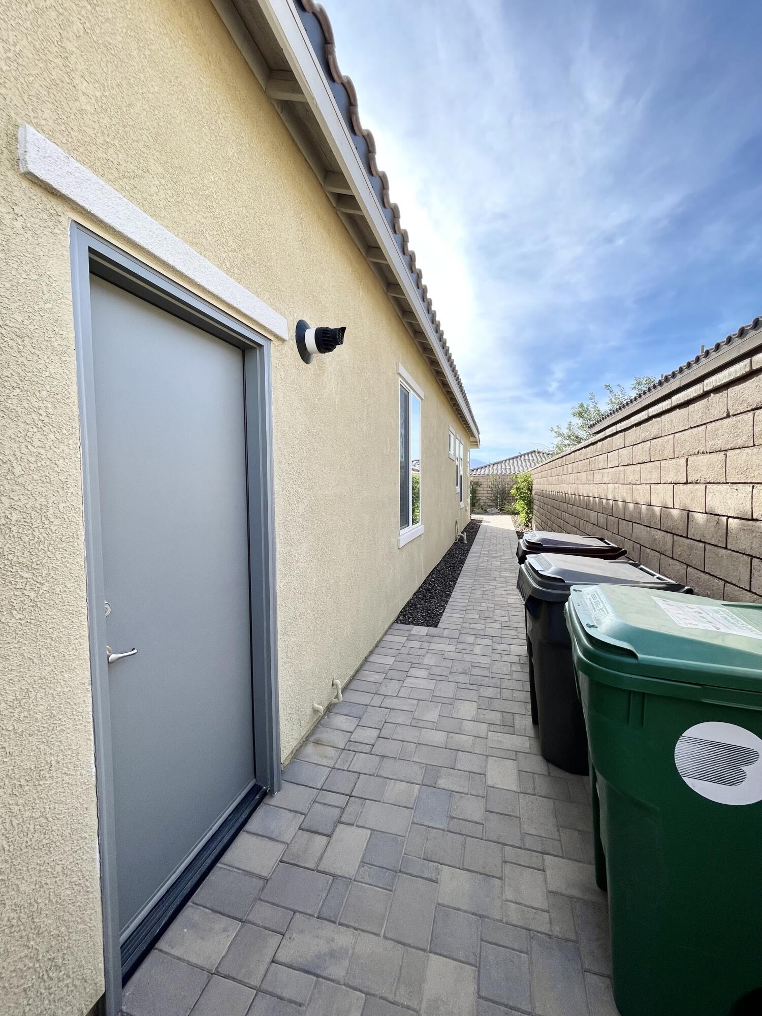 43573 Adria Drive Indio, CA 92203 - Photo 45 of 63 Side of House