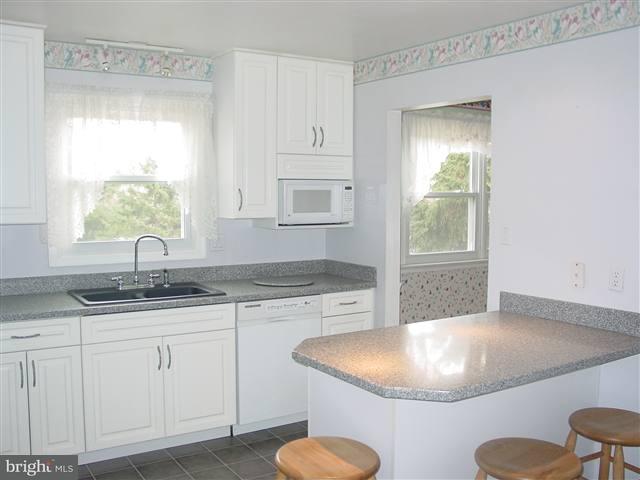 514 Spring House Road Camp Hill, PA 17011 - Photo 4 of 12 Gallery Image 4