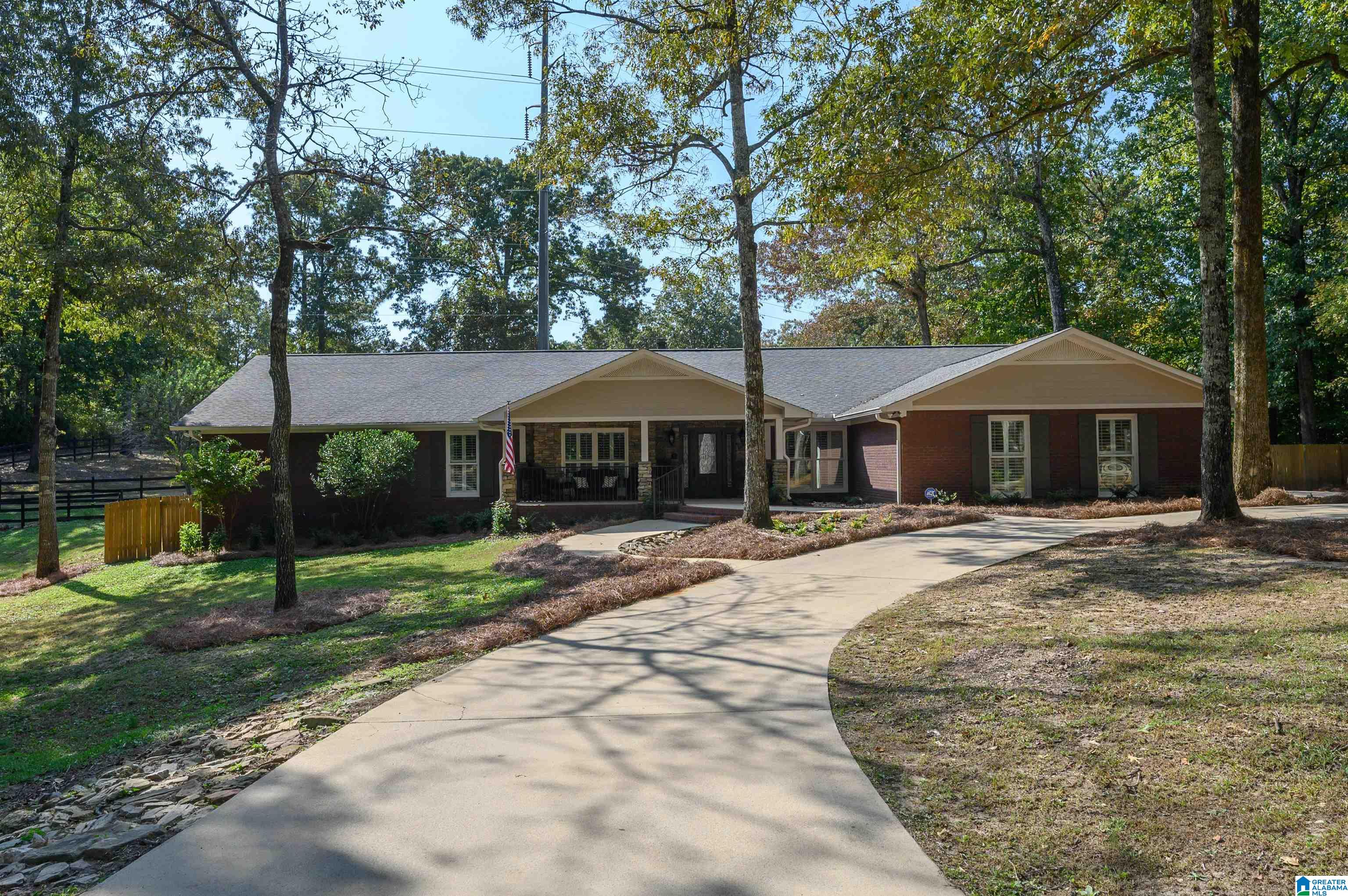 830 Valley View Road Pelham, AL 35124 - Photo 3 of 78