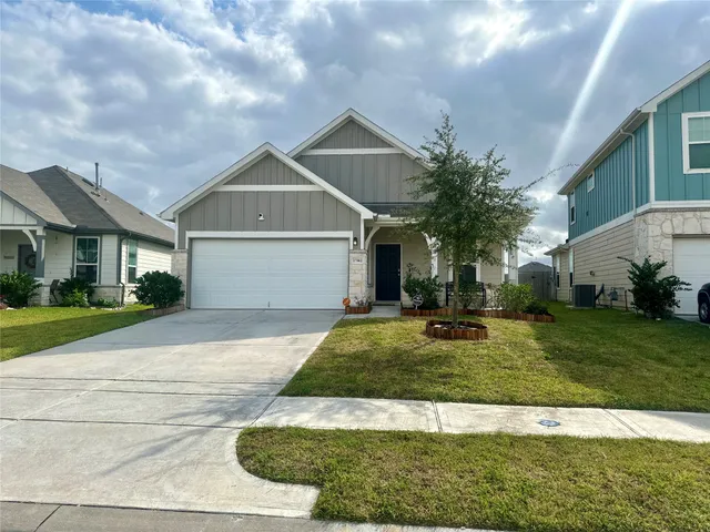 $2,300 | 17902 Sunny Savanna Drive, Hockley, TX 77447