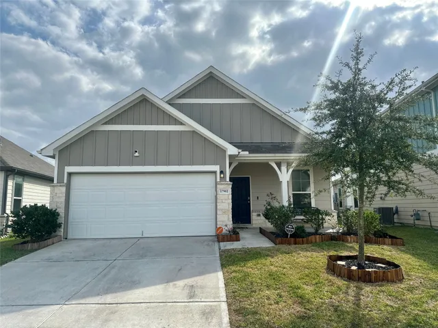 $2,300 | 17902 Sunny Savanna Drive, Hockley, TX 77447