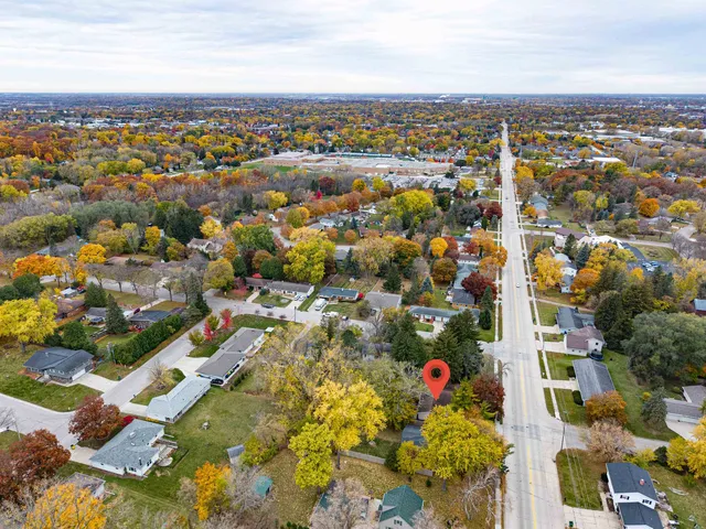$349,900 | 2470 Deckner Avenue, Green Bay, WI 54302