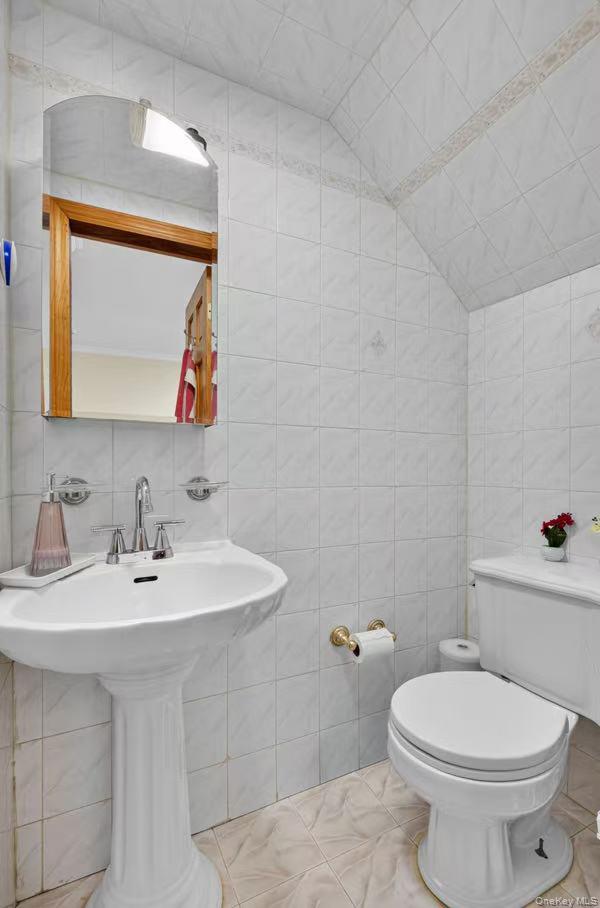 102-08 62nd Road Queens, NY 11375 - Photo 11 of 20
