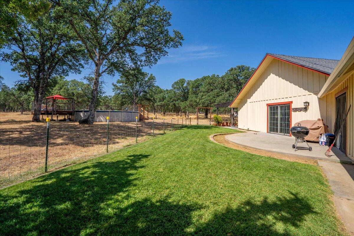 13185 Montecito Road Red Bluff, CA 96080 - Photo 25 of 36 13185 Montecito Rd Side Yard B