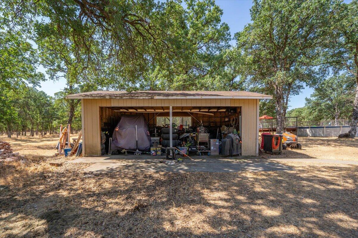 13185 Montecito Road Red Bluff, CA 96080 - Photo 30 of 36 13185 Montecito Rd Carport