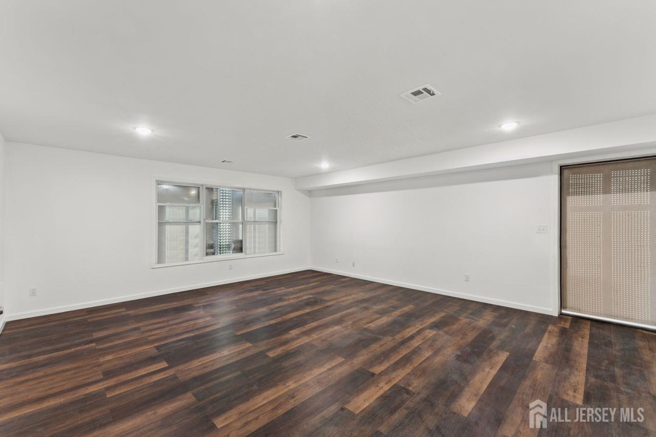 910 Bergen Street, Unit 1 Newark, NJ 07112 - Photo 11 of 14