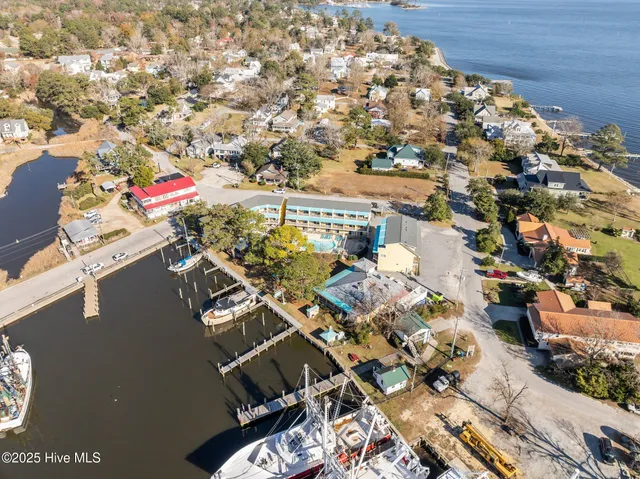 $115,000 | 305 South Avenue, Unit 33, Oriental, NC 28571