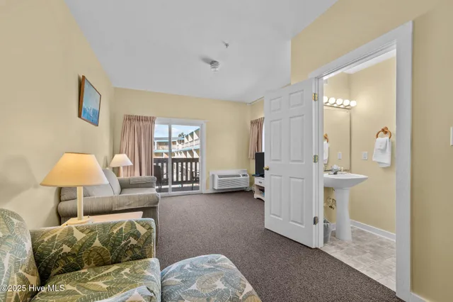 $115,000 | 305 South Avenue, Unit 33, Oriental, NC 28571