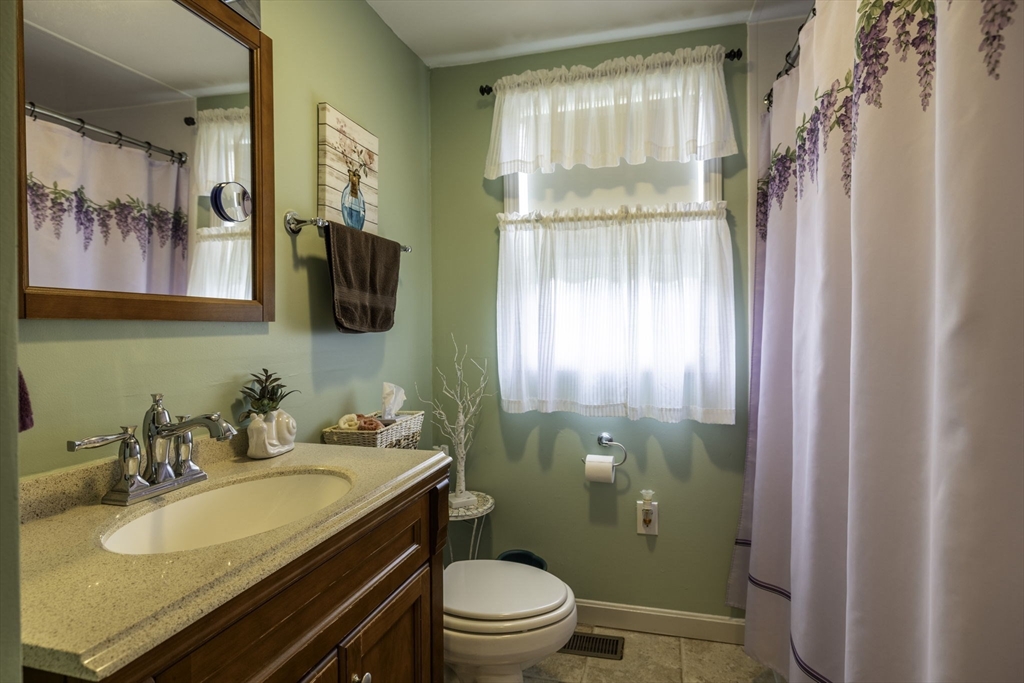 535 Ridge Street Fall River, MA 02724 - Photo 14 of 32 Gallery Image 14