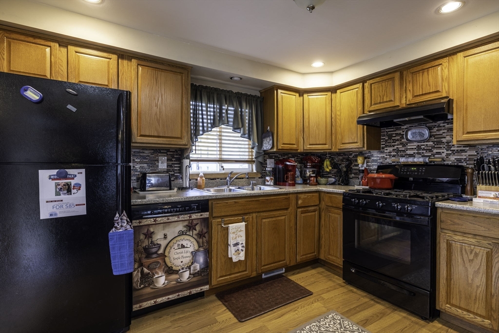 535 Ridge Street Fall River, MA 02724 - Photo 7 of 32 Gallery Image 7