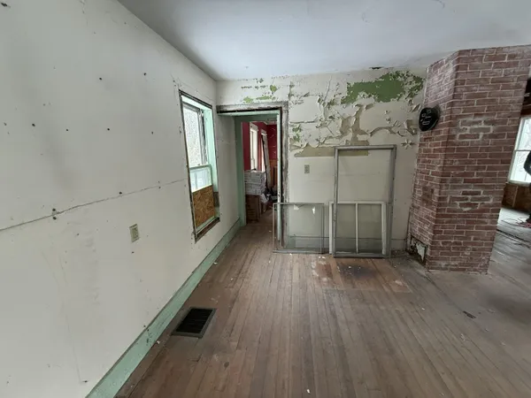 $120,000 | 62 North Main Street, Mechanic Falls, ME 04256