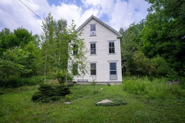 $120,000 | 62 North Main Street, Mechanic Falls, ME 04256