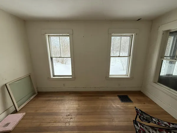 $120,000 | 62 North Main Street, Mechanic Falls, ME 04256