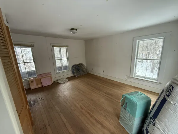 $120,000 | 62 North Main Street, Mechanic Falls, ME 04256