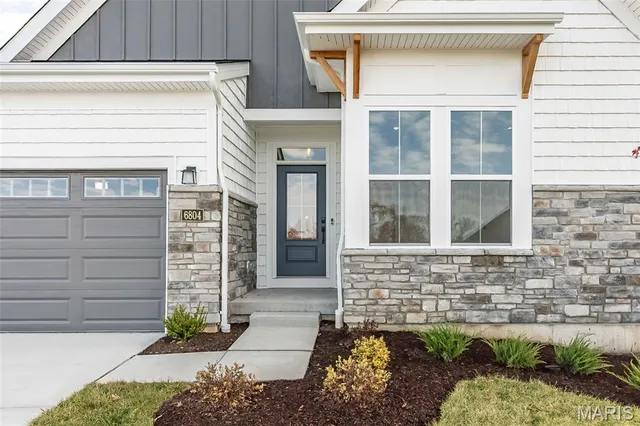$698,900 | 6804 Snowy Owl Lane, St. Louis, MO 63123