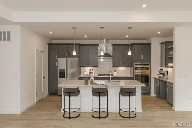 $698,900 | 6804 Snowy Owl Lane, St. Louis, MO 63123