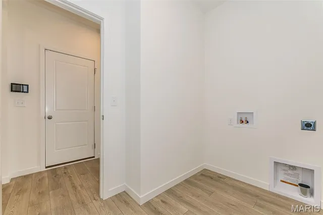 $698,900 | 6804 Snowy Owl Lane, St. Louis, MO 63123