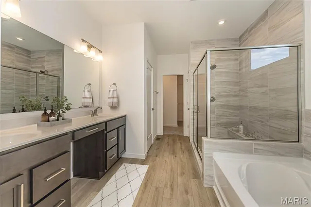 $698,900 | 6804 Snowy Owl Lane, St. Louis, MO 63123