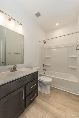 $698,900 | 6804 Snowy Owl Lane, St. Louis, MO 63123