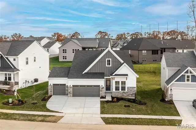 $698,900 | 6804 Snowy Owl Lane, St. Louis, MO 63123