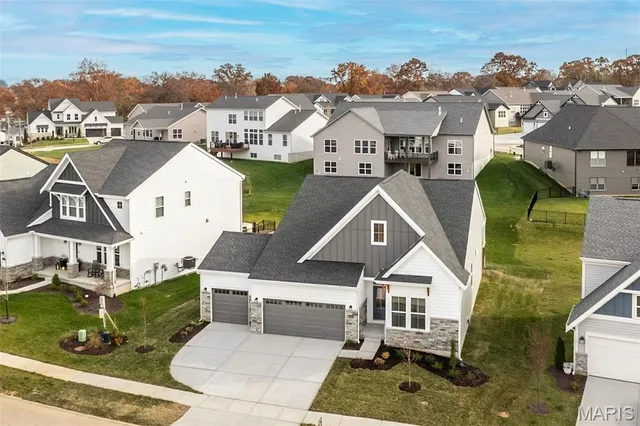 $698,900 | 6804 Snowy Owl Lane, St. Louis, MO 63123