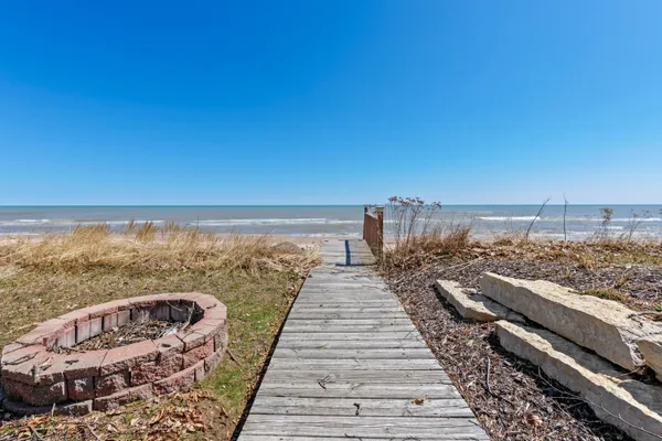 $1,650,000 | 6576 Silver Beach North, Unit 6577, Cedar Grove, WI 53013