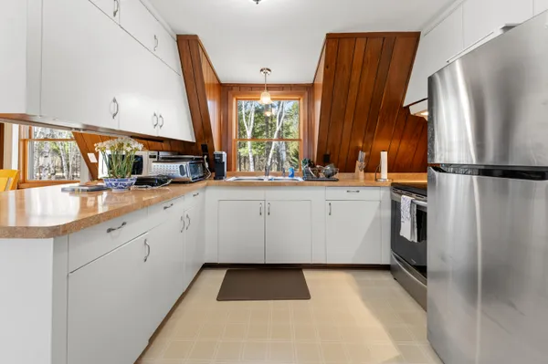 $1,650,000 | 6576 Silver Beach North, Unit 6577, Cedar Grove, WI 53013