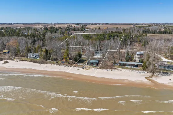 $1,650,000 | 6576 Silver Beach North, Unit 6577, Cedar Grove, WI 53013