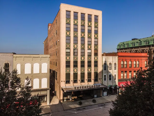 $169,995 | 212 North Center Street, Unit 302, Bloomington, IL 61701