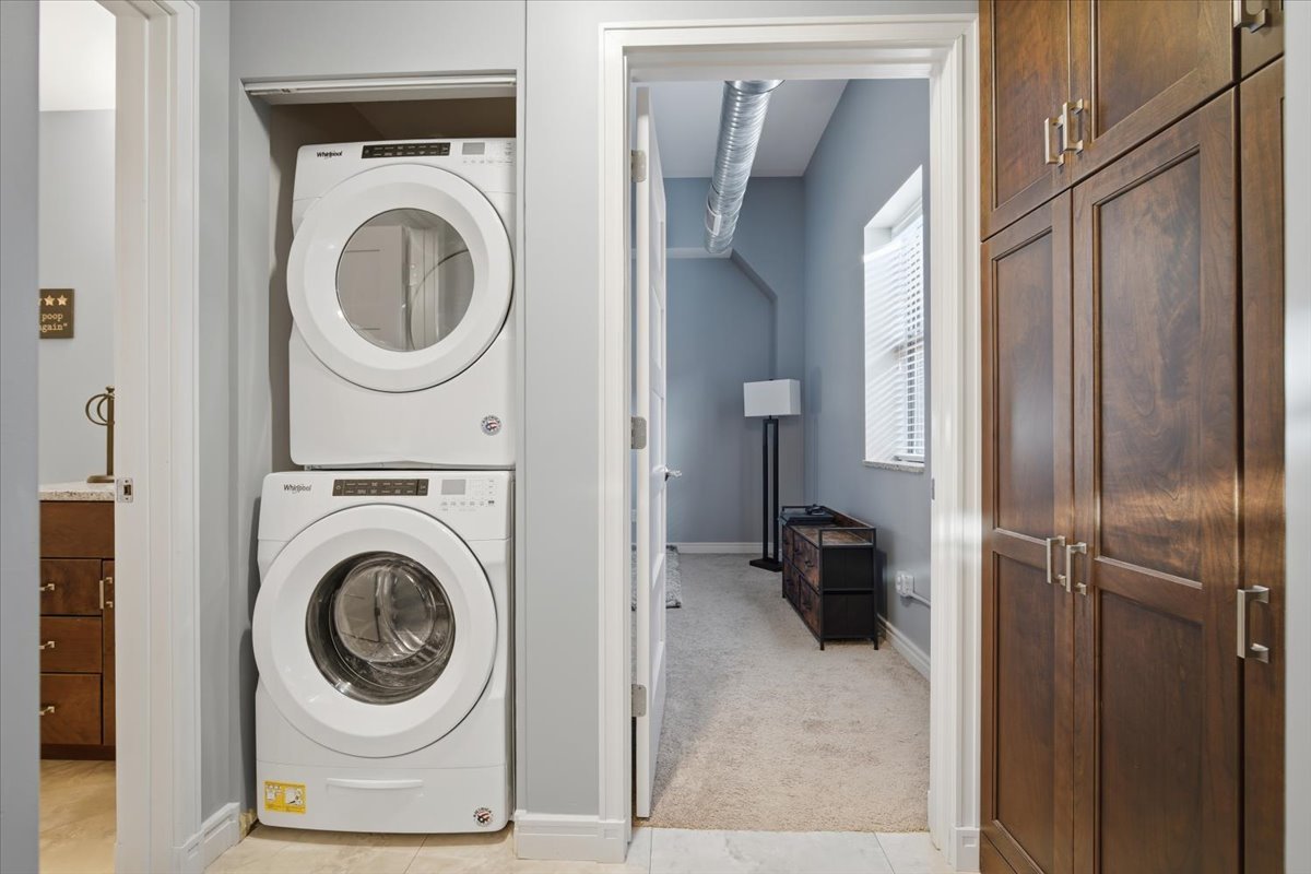 212 North Center Street, Unit 302 Bloomington, IL 61701 - Photo 12 of 30