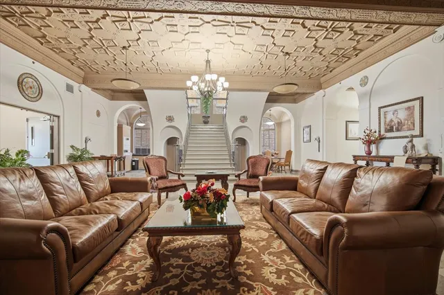 $169,995 | 212 North Center Street, Unit 302, Bloomington, IL 61701