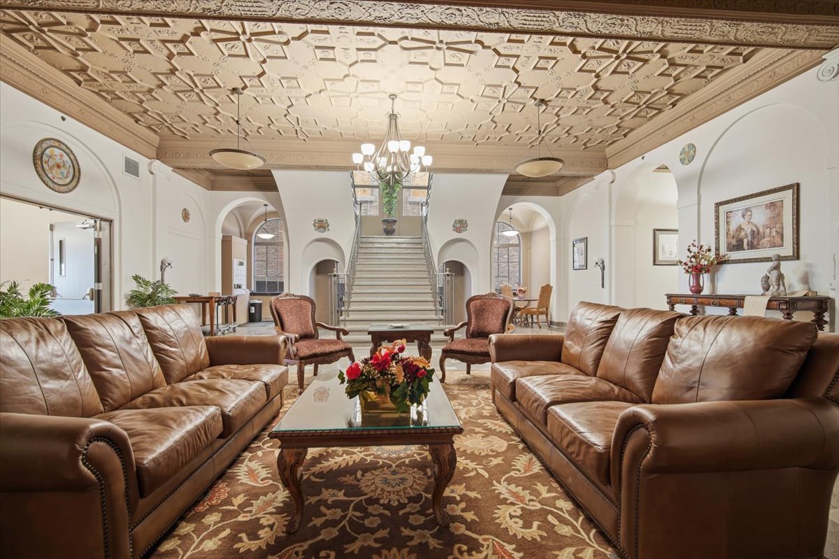 212 North Center Street, Unit 302 Bloomington, IL 61701 - Photo 22 of 30