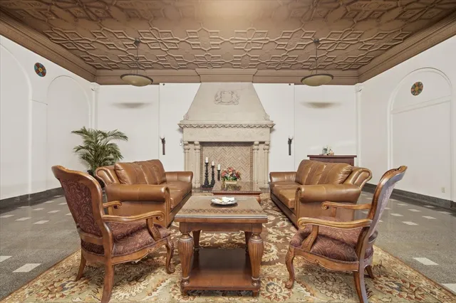 $169,995 | 212 North Center Street, Unit 302, Bloomington, IL 61701