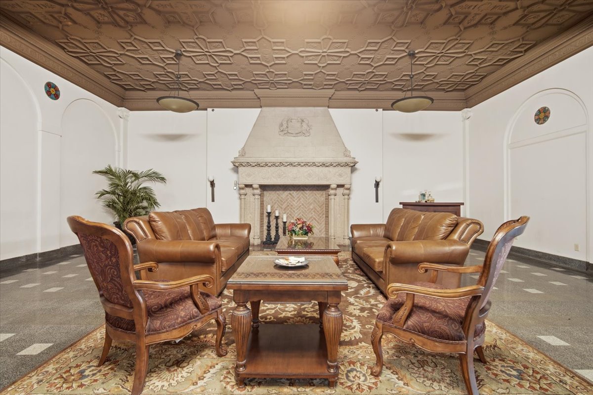 212 North Center Street, Unit 302 Bloomington, IL 61701 - Photo 23 of 30