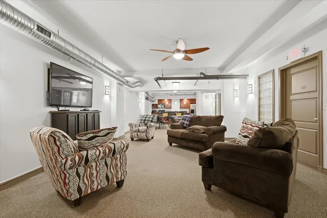 $169,995 | 212 North Center Street, Unit 302, Bloomington, IL 61701