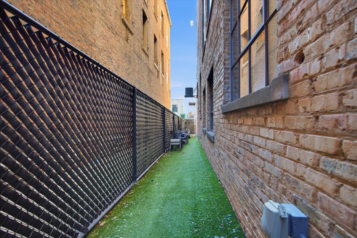 212 North Center Street, Unit 302 Bloomington, IL 61701 - Photo 29 of 30