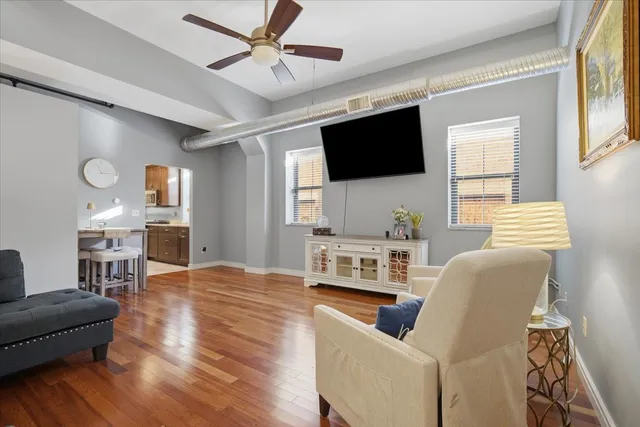 $169,995 | 212 North Center Street, Unit 302, Bloomington, IL 61701