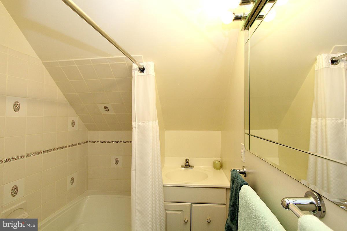 7514 Contee Road Laurel, MD 20707 - Photo 19 of 30 Bath