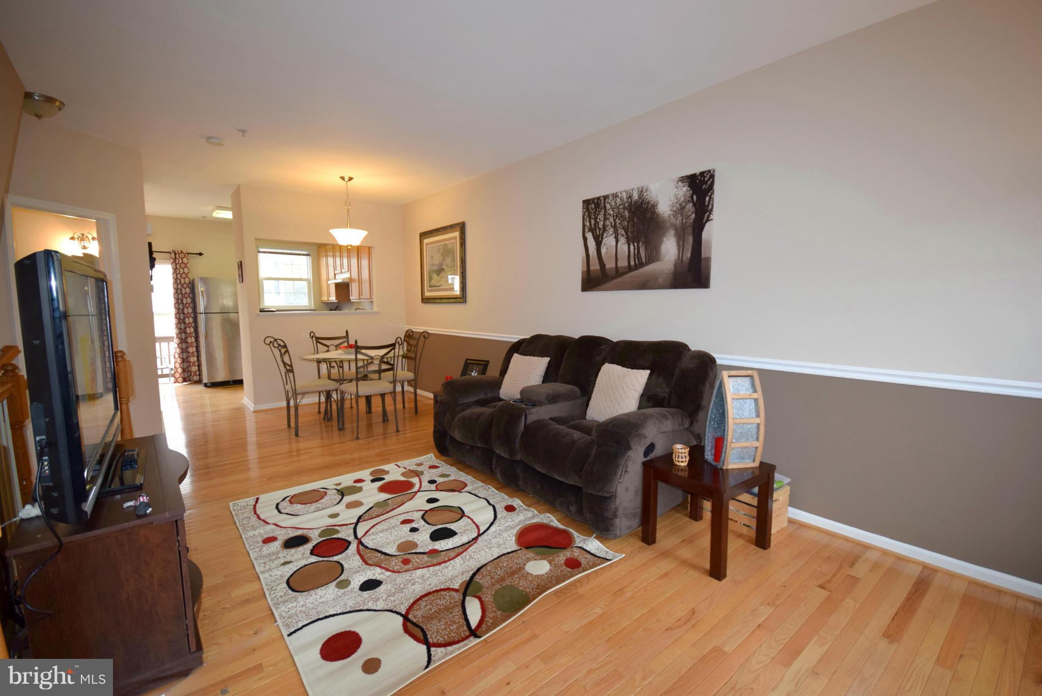 5810 Summers Grove Road Alexandria, VA 22304 - Photo 3 of 26 Living Room
