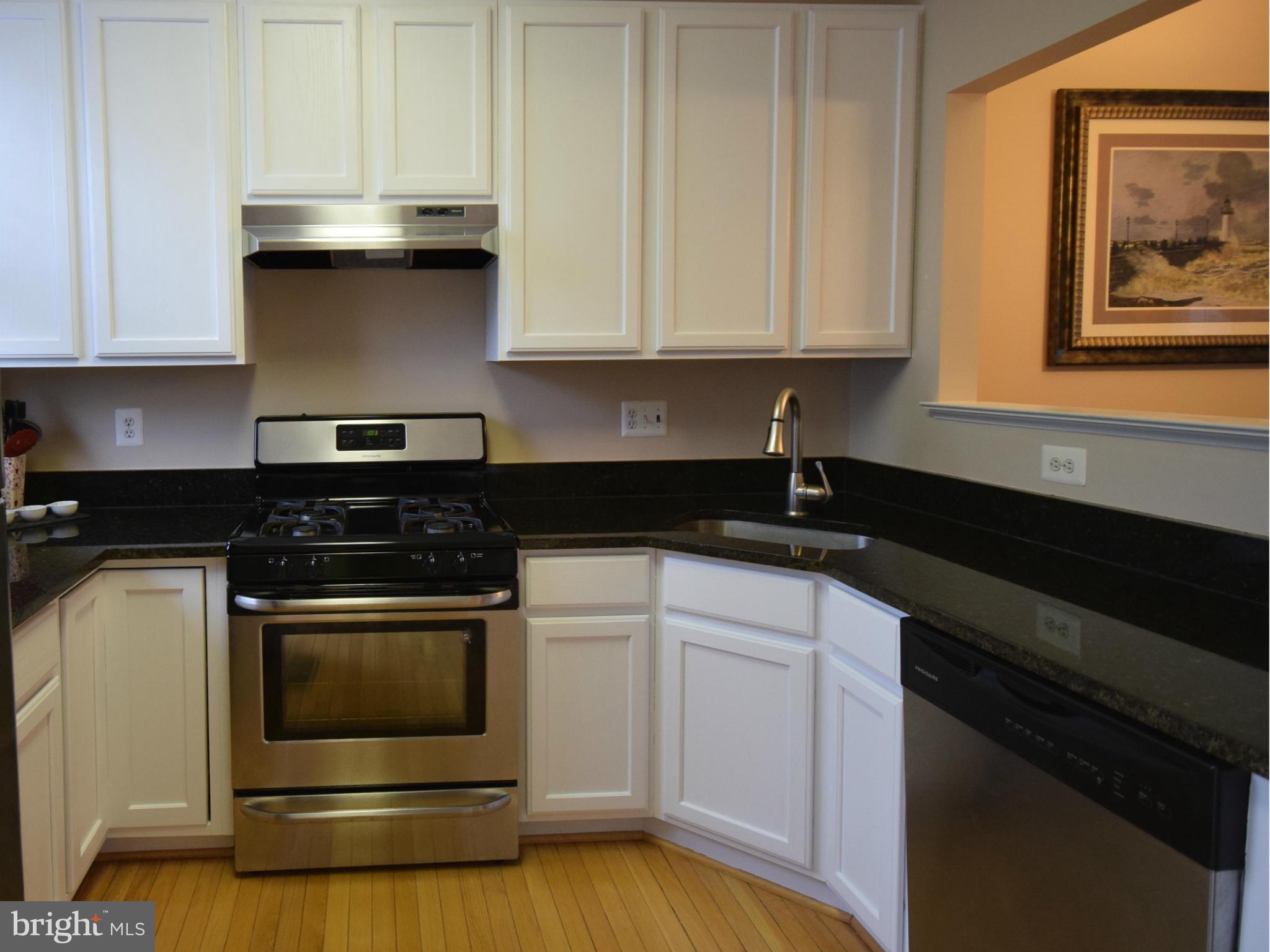 5810 Summers Grove Road Alexandria, VA 22304 - Photo 7 of 26 Kitchen