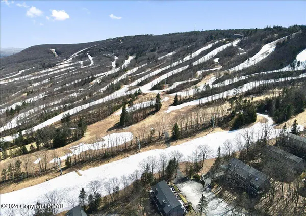 $499,000 | 150 Cross Country Lane, Tannersville, PA 18372