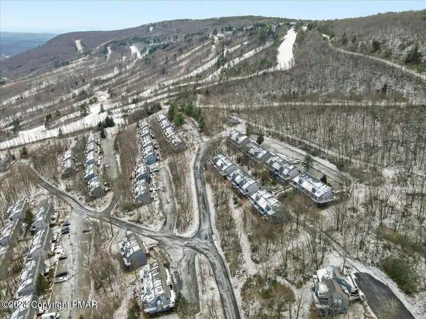 $499,000 | 150 Cross Country Lane, Tannersville, PA 18372