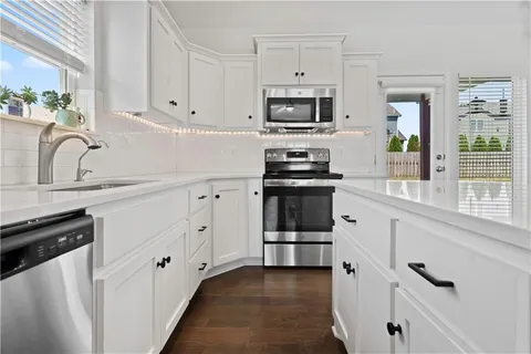 $405,000 | 6008 Northeast 119th Street, Kansas City, MO 64156