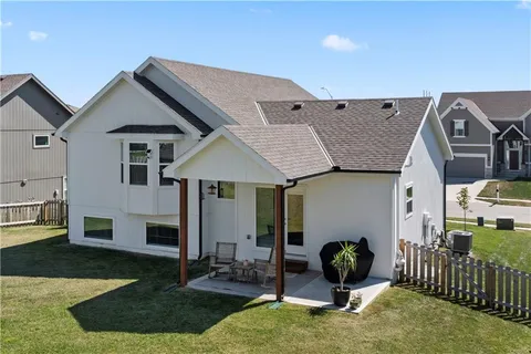 $405,000 | 6008 Northeast 119th Street, Kansas City, MO 64156