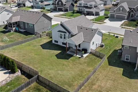 $405,000 | 6008 Northeast 119th Street, Kansas City, MO 64156