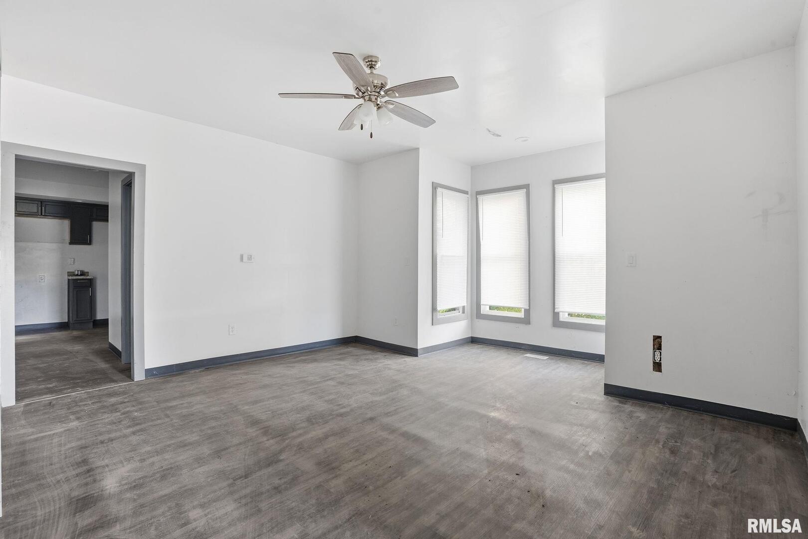 703 11th Street, Unit A Moline, IL 61265 - Photo 3 of 20 Gallery Image 3