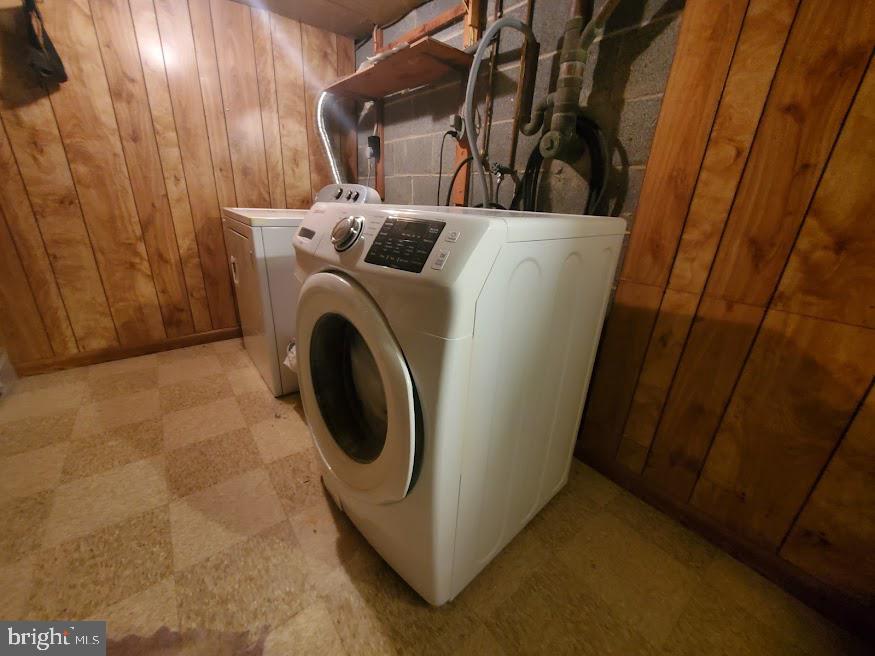111 Huckleberry Lane Browns Mills, NJ 08015 - Photo 19 of 28 a utility room with dryer and washer