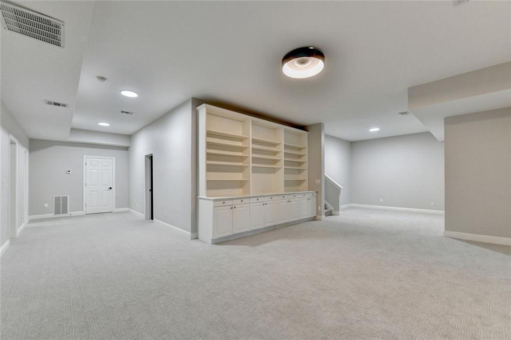 260 Lake Summit View Atlanta, GA 30342 - Photo 37 of 53